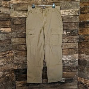 Duluth trading company cargo pants.